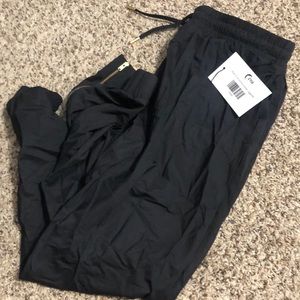 ZYIA black everywhere Zipper jogger pants size M